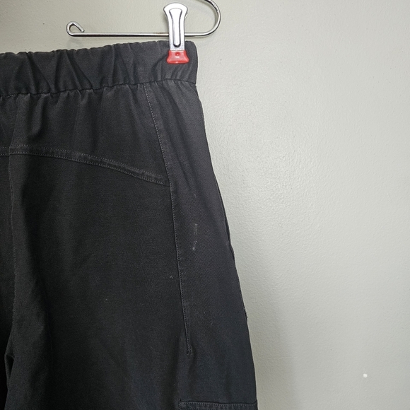 Lululemon Athletica light ultitech cargo pocket high-rise crop pants 26 - Picture 9 of 12